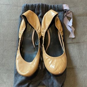 Vera wang flats